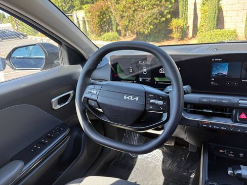 Used 2025 Kia K4 FWD image 29