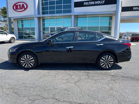 Used 2024 Nissan Altima 2.5 SV w/ SV Premium Package image 2