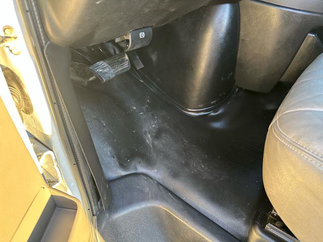 Used 2015 Chevrolet Express 2500 RWD image 19