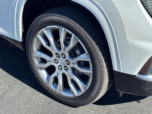 Used 2025 GMC Acadia Denali w/ Super Cruise Package image 6