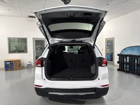 Used 2024 Chevrolet Equinox LT AWD/4WD image 11