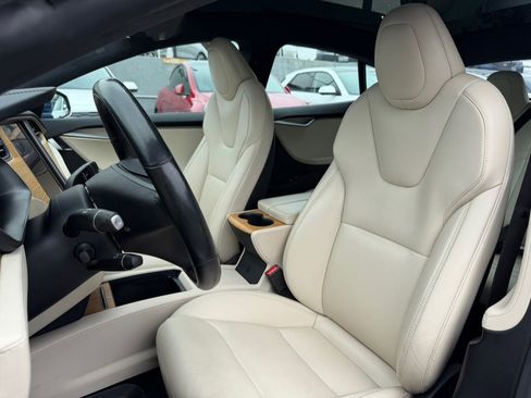 Used 2020 Tesla Model S Long Range Plus image 18
