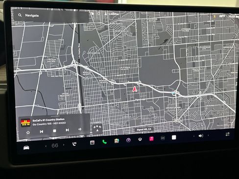 Used 2022 Tesla Model S AWD image 22