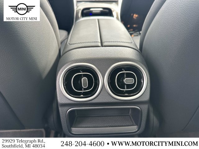 Used 2024 Mercedes-Benz C 300 4MATIC Sedan image 17