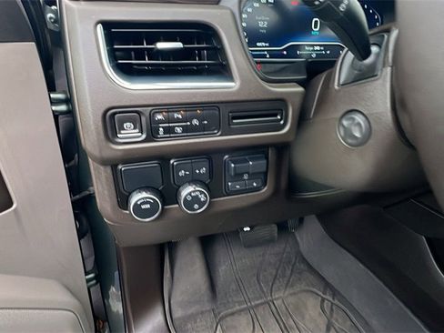 Certified 2023 Chevrolet Suburban LT w/ Luxury Package image 26