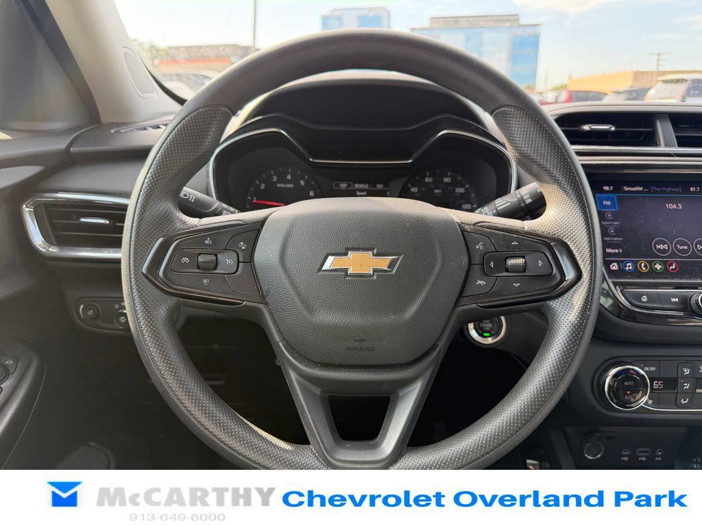 Used 2022 Chevrolet TrailBlazer LT w/ Convenience Package FWD image 11