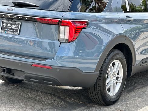 New 2026 Ford Explorer Active RWD image 8
