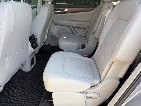 Certified 2026 Volkswagen Atlas SE w/ Panoramic Sunroof Package FWD image 28