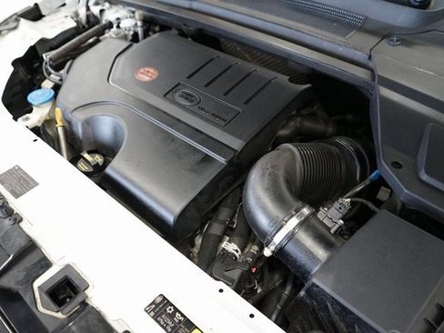 Used 2018 Land Rover Discovery Sport SE image 44