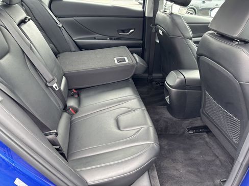 Used 2024 Hyundai Elantra Limited image 30