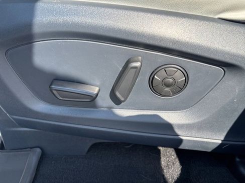 Used 2025 Ford Explorer Platinum w/ Ultimate Package image 24