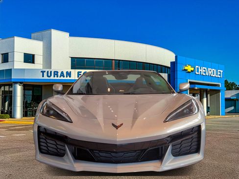 Used 2024 Chevrolet Corvette Z06 image 8