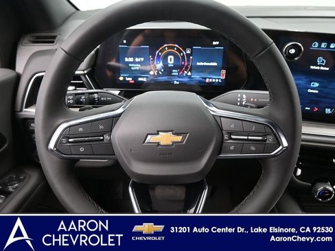 New 2025 Chevrolet Suburban Premier image 9