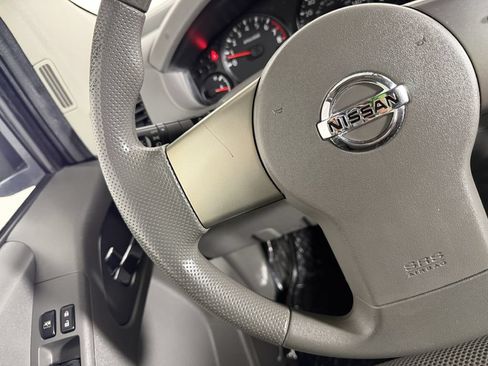Used 2010 Nissan Frontier SE RWD image 25