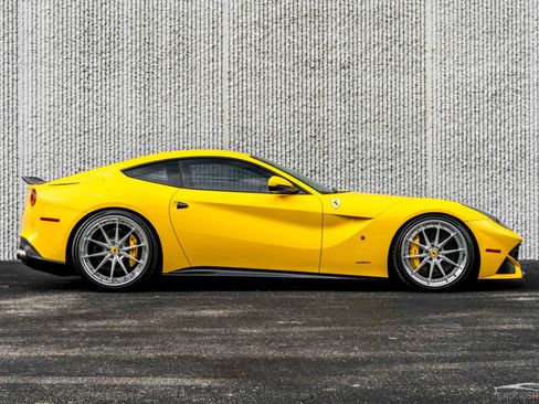 Used 2014 Ferrari F12 Berlinetta RWD image 12