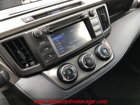 Used 2014 Toyota RAV4 LE image 13