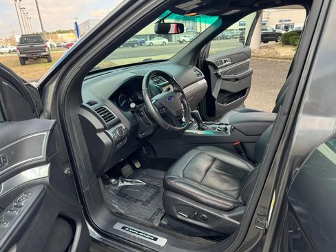 Used 2017 Ford Explorer Sport w/ Equipment Group 401A image 11