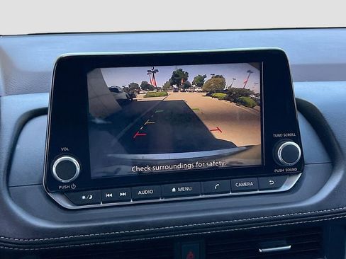 Used 2023 Nissan Rogue SV FWD image 13