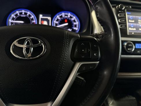 Used 2019 Toyota Highlander XLE image 15