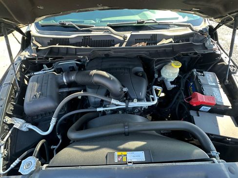 Used 2017 RAM 1500 Express image 12