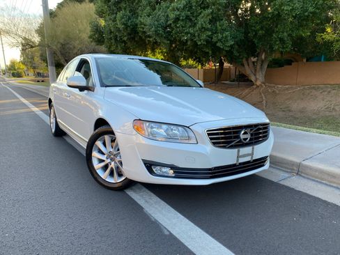 Used 2015 Volvo S80 T5 Platinum image 2