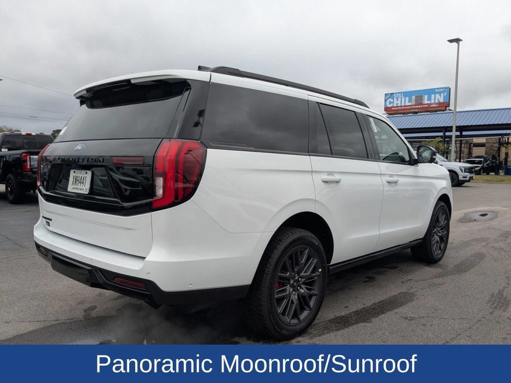 Used 2025 Ford Expedition Platinum w/ Stealth Performance Package AWD/4WD image 4