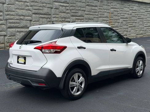 Used 2019 Nissan Kicks S FWD image 8