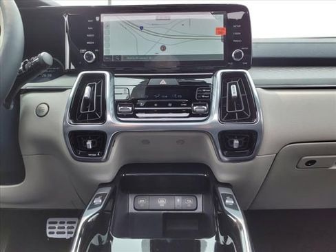 Used 2023 Kia Sorento SX Prestige image 15