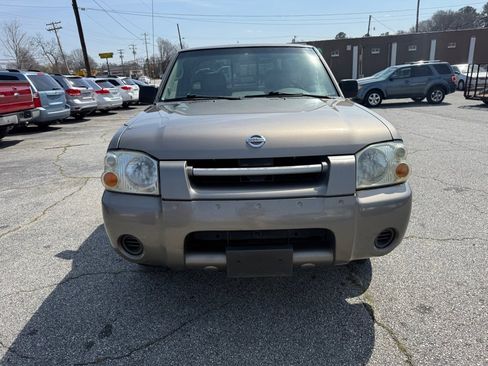 Used 2003 Nissan Frontier XE image 2