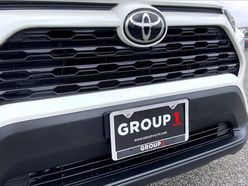 Used 2022 Toyota RAV4 XLE Premium FWD image 29