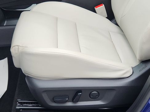 Used 2021 Nissan Rogue SV w/ Premium Package image 10