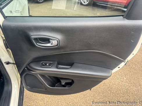 Used 2019 Jeep Compass Latitude w/ Popular Equipment Group image 23