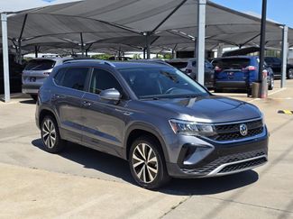 Used 2022 Volkswagen Taos SE video 3