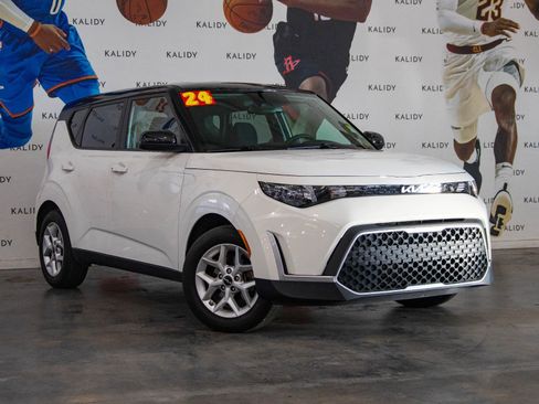 Used 2024 Kia Soul S image 2