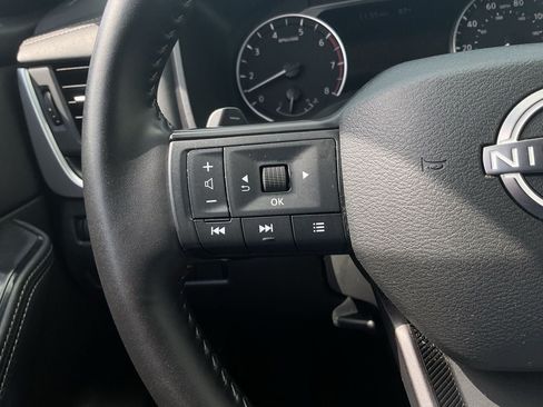 Used 2025 Nissan Rogue SV FWD image 27