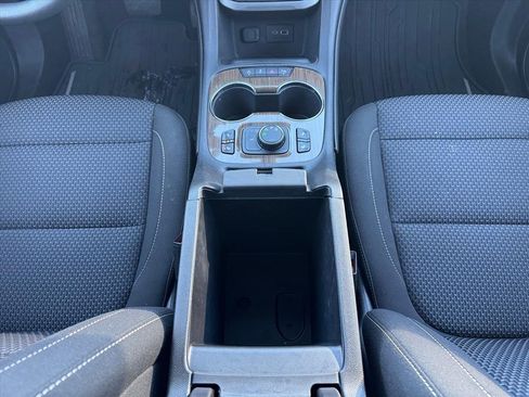 Used 2023 GMC Acadia SLE w/ Driver Convenience Package image 19