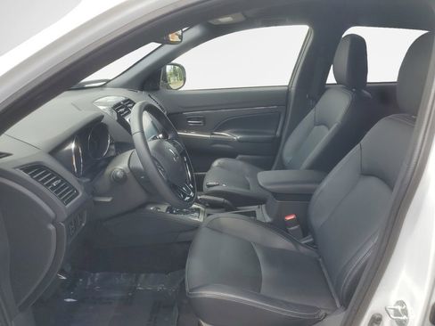 Used 2025 Mitsubishi Outlander Sport SEL AWD/4WD image 12