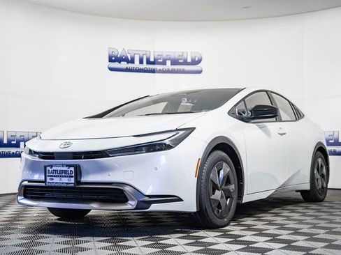 New 2026 Toyota Prius Plug-In Hybrid image 3