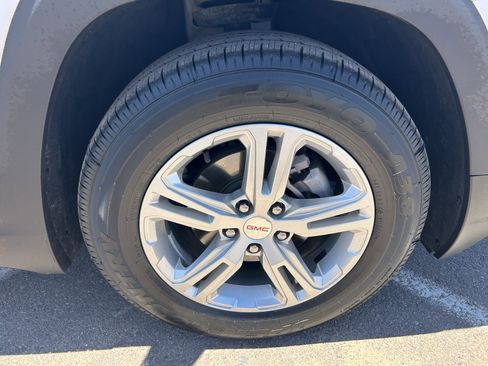 Certified 2024 GMC Terrain SLE FWD image 9