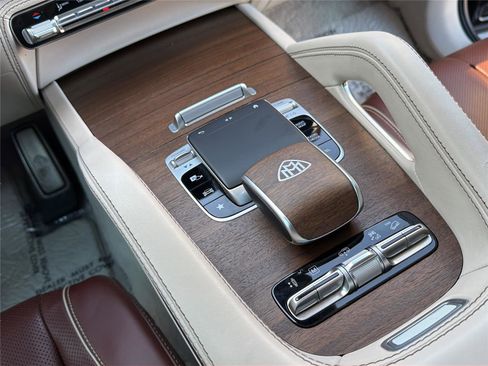 Used 2021 Mercedes-Benz Maybach GLS 600 4MATIC image 24