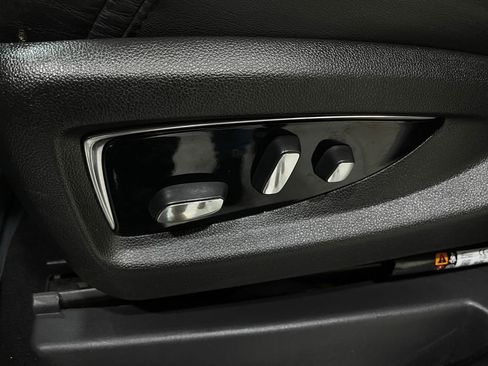 Used 2018 Cadillac Escalade Premium Luxury image 20