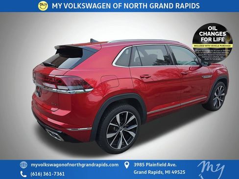 Used 2025 Volkswagen Atlas Cross Sport SEL Premium R-Line AWD/4WD image 8