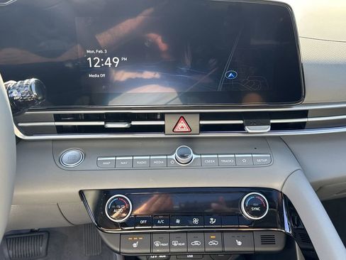 New 2025 Hyundai Elantra SEL image 30