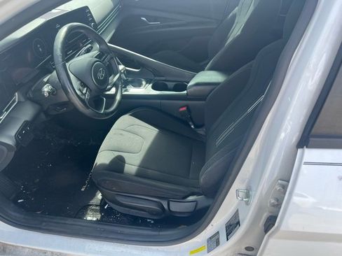 Used 2021 Hyundai Elantra SEL w/ Convenience Package image 8