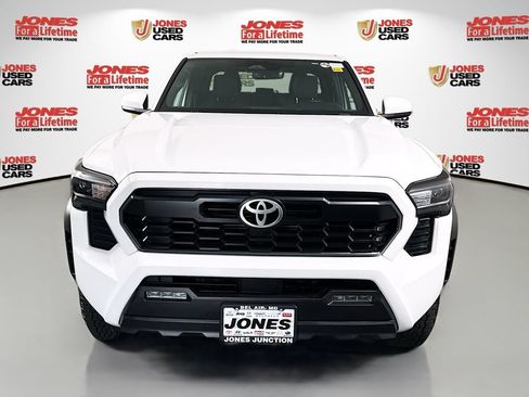 Used 2025 Toyota Tacoma TRD Off-Road AWD/4WD image 12