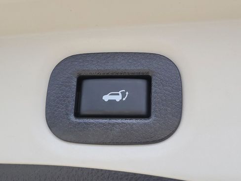 Used 2016 Nissan Rogue SL FWD image 11