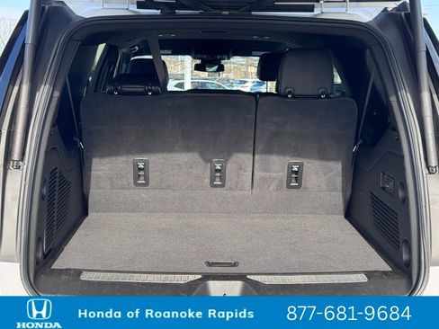 Used 2024 Chevrolet Suburban Premier image 20