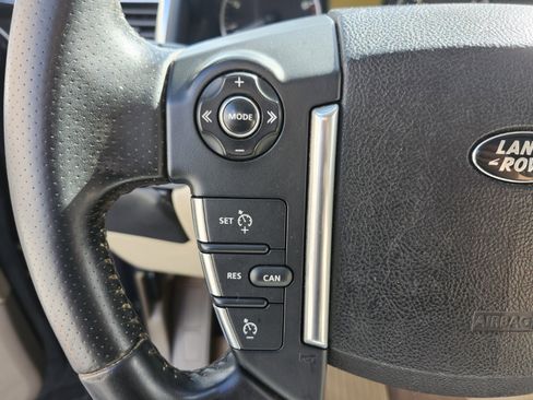 Used 2010 Land Rover Range Rover Sport HSE image 26