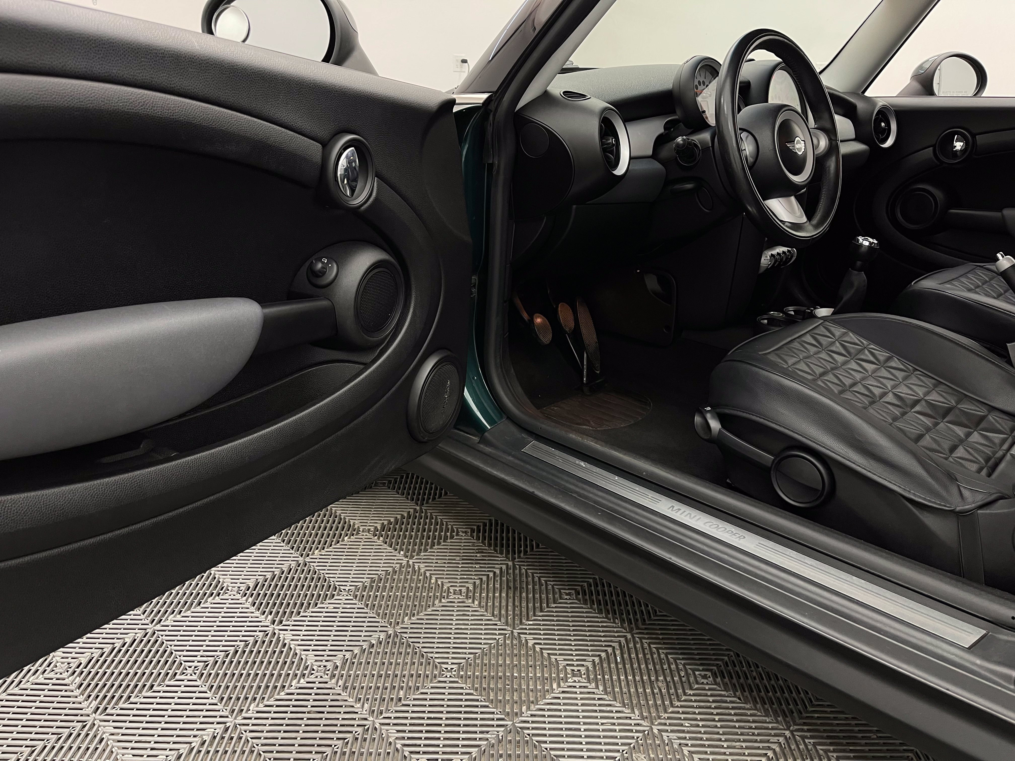 Used 2007 MINI Cooper Hardtop FWD image 12