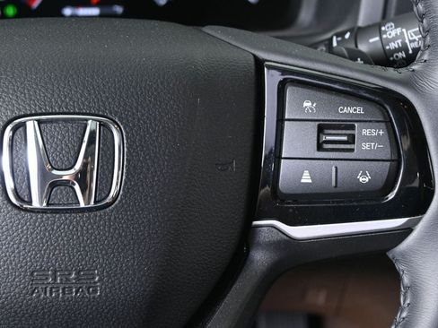 Used 2025 Honda Odyssey Touring image 11